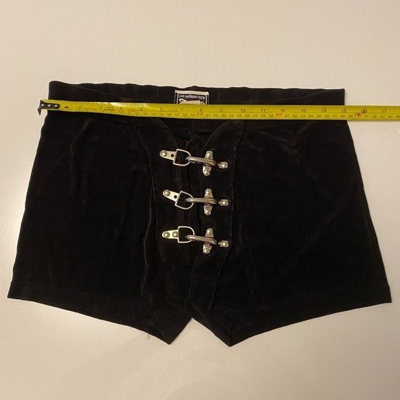 Elee Los Angeles Men's meshish type material shorts, stretchy - Picture 5 of 5